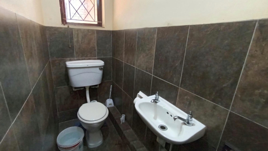 4 Bedroom Property for Sale in Amanzimtoti KwaZulu-Natal