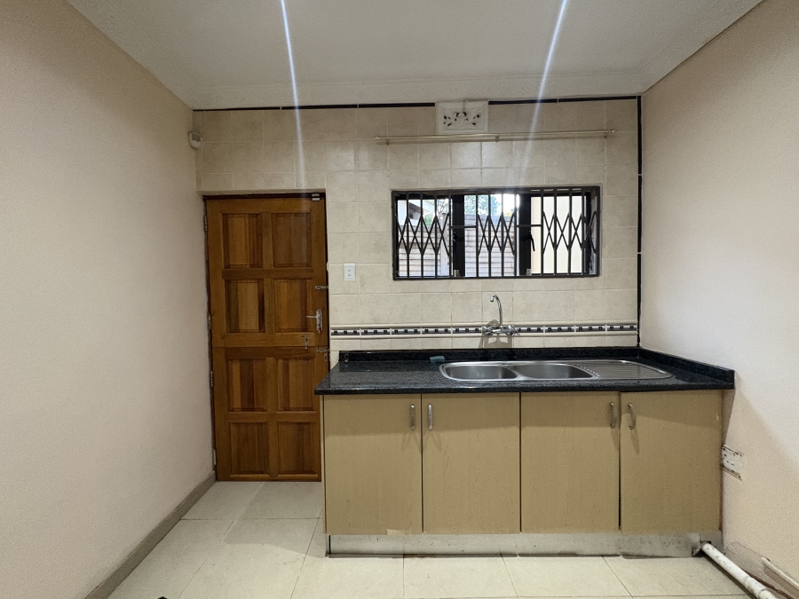 To Let 4 Bedroom Property for Rent in Sunningdale KwaZulu-Natal