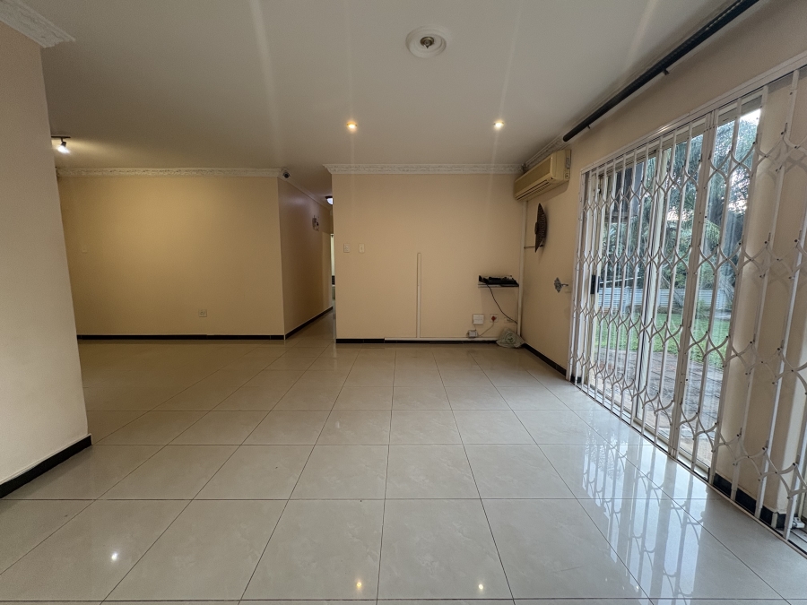 To Let 4 Bedroom Property for Rent in Sunningdale KwaZulu-Natal