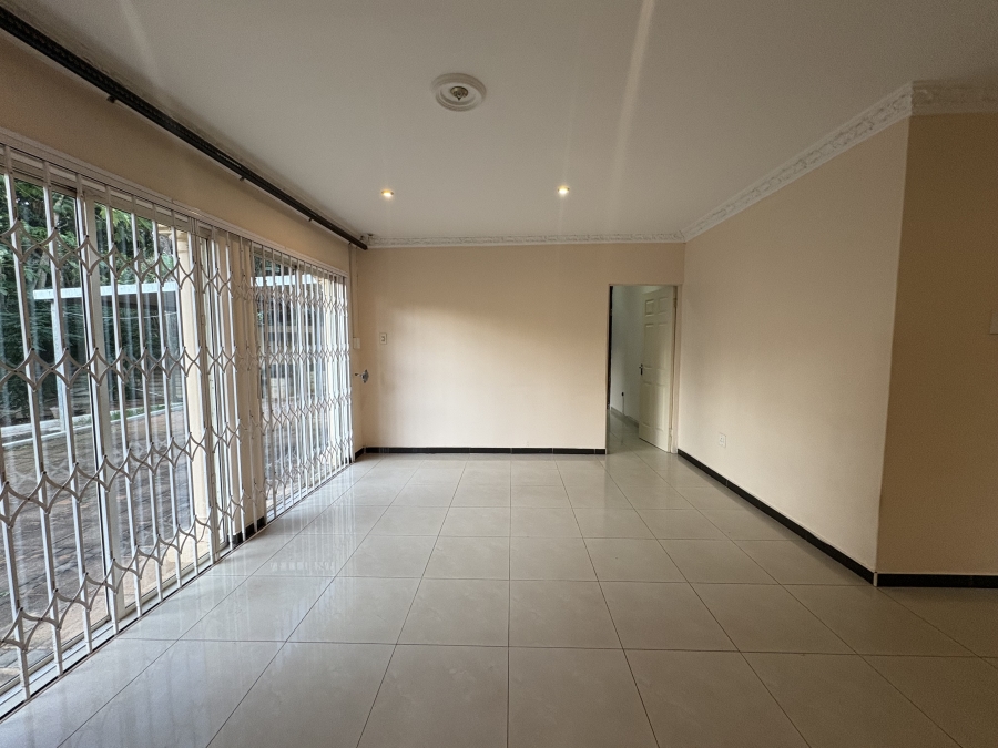 To Let 4 Bedroom Property for Rent in Sunningdale KwaZulu-Natal