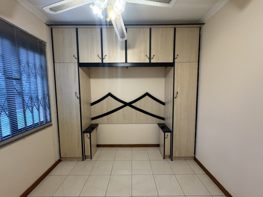To Let 4 Bedroom Property for Rent in Sunningdale KwaZulu-Natal