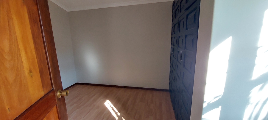 To Let 3 Bedroom Property for Rent in Uvongo KwaZulu-Natal