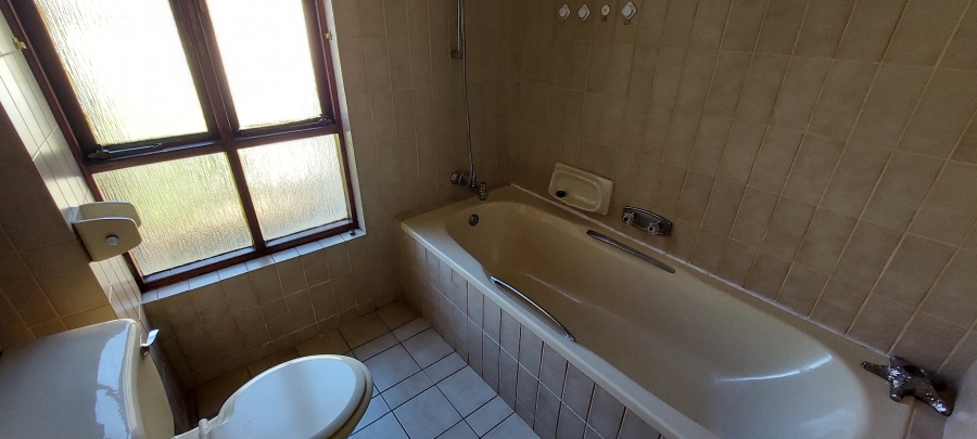 To Let 3 Bedroom Property for Rent in Uvongo KwaZulu-Natal