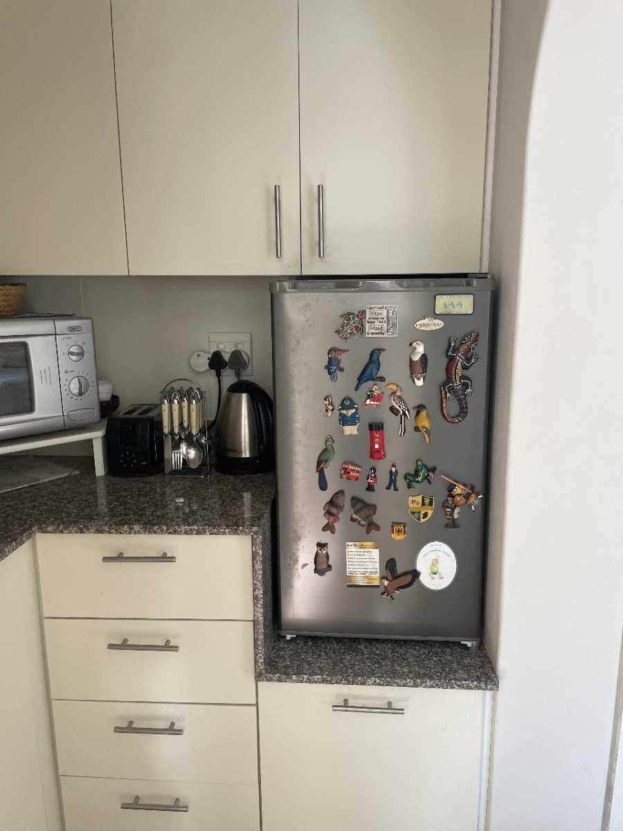 1 Bedroom Property for Sale in Essenwood KwaZulu-Natal