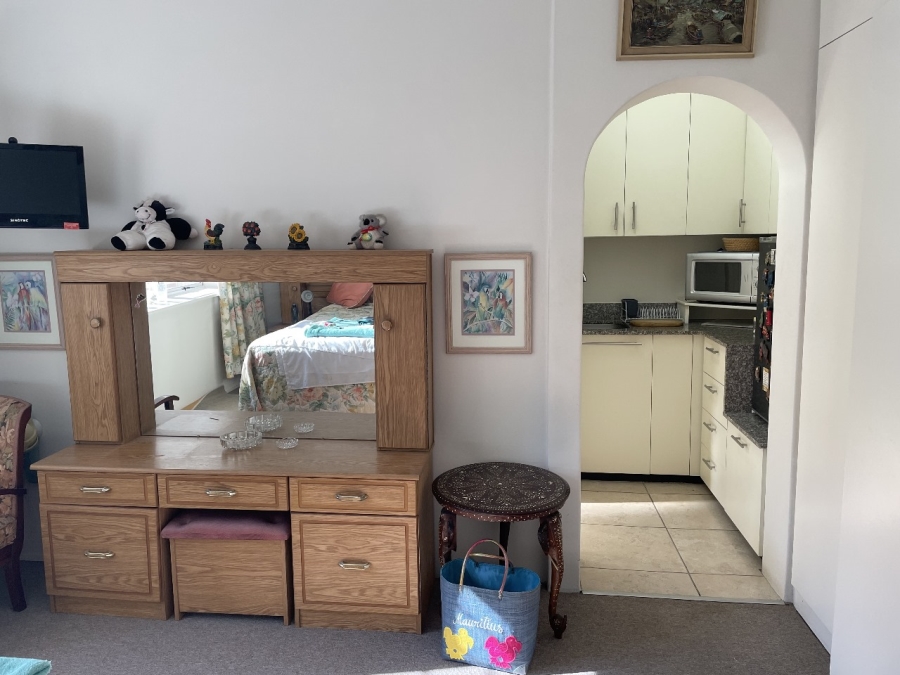 1 Bedroom Property for Sale in Essenwood KwaZulu-Natal