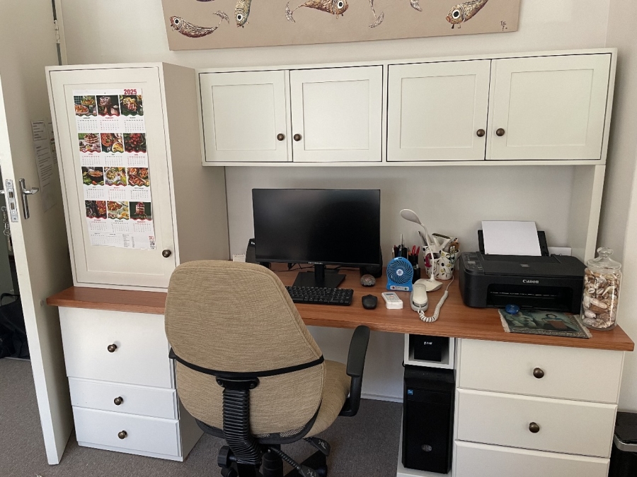 1 Bedroom Property for Sale in Essenwood KwaZulu-Natal