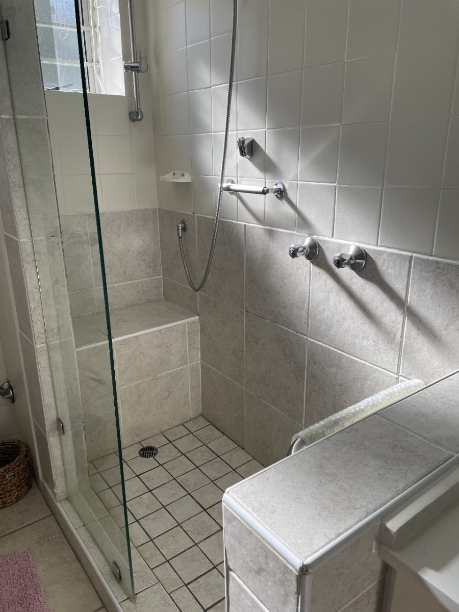 1 Bedroom Property for Sale in Essenwood KwaZulu-Natal