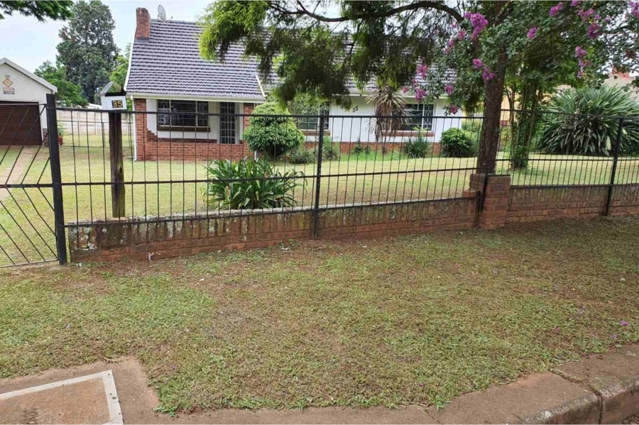 To Let 4 Bedroom Property for Rent in Scottsville KwaZulu-Natal