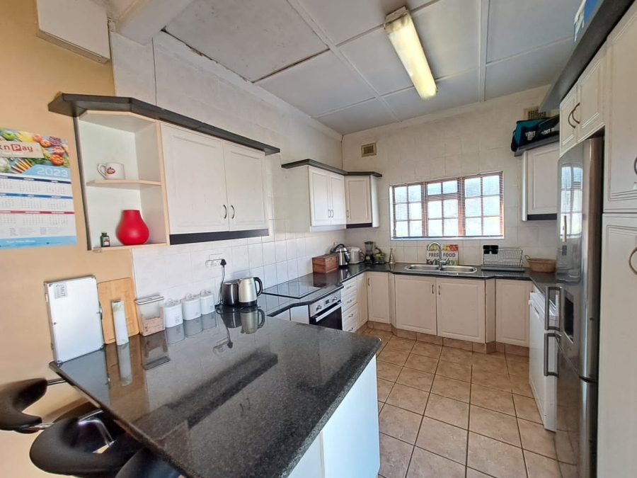 4 Bedroom Property for Sale in Glenwood KwaZulu-Natal