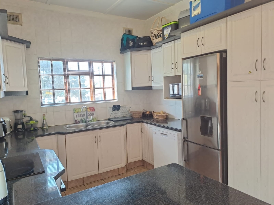 4 Bedroom Property for Sale in Glenwood KwaZulu-Natal