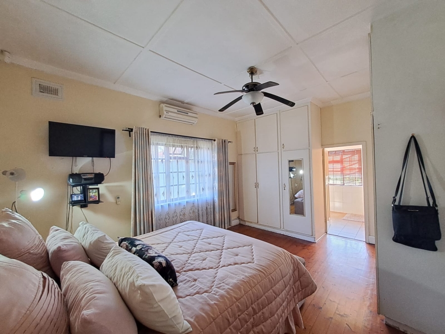 4 Bedroom Property for Sale in Glenwood KwaZulu-Natal