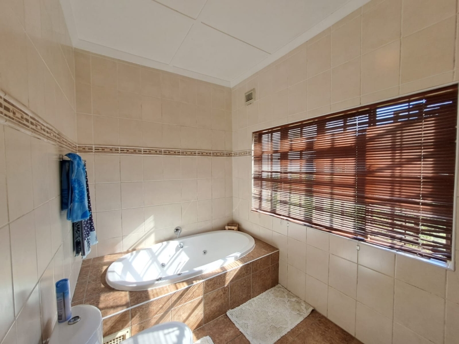 4 Bedroom Property for Sale in Glenwood KwaZulu-Natal
