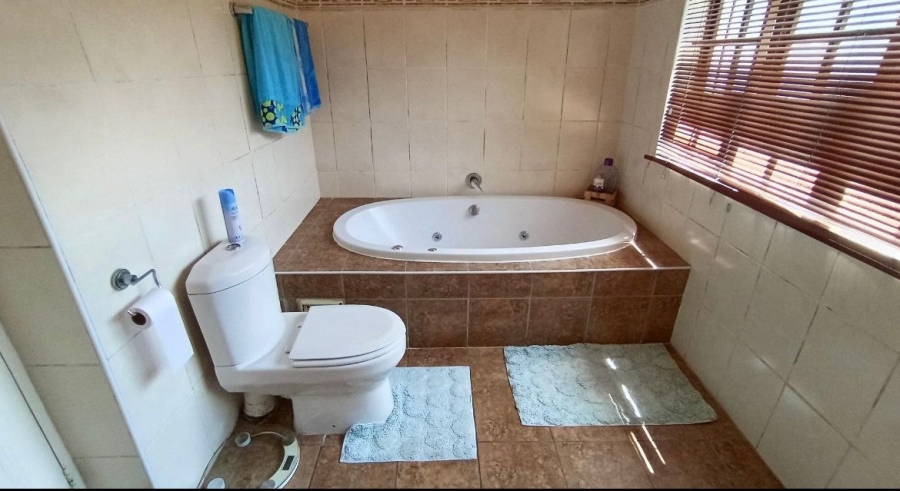 4 Bedroom Property for Sale in Glenwood KwaZulu-Natal