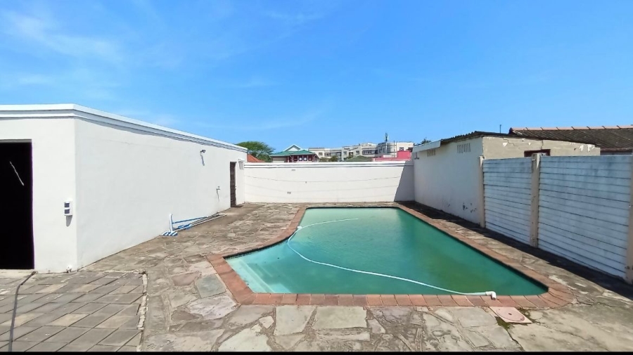4 Bedroom Property for Sale in Glenwood KwaZulu-Natal
