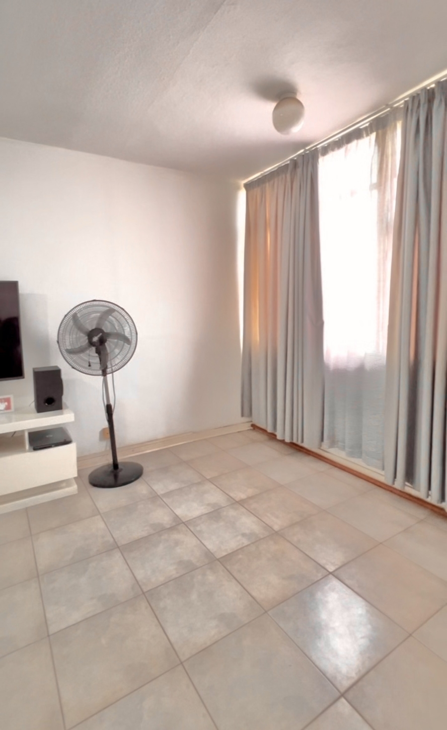 1 Bedroom Property for Sale in Essenwood KwaZulu-Natal