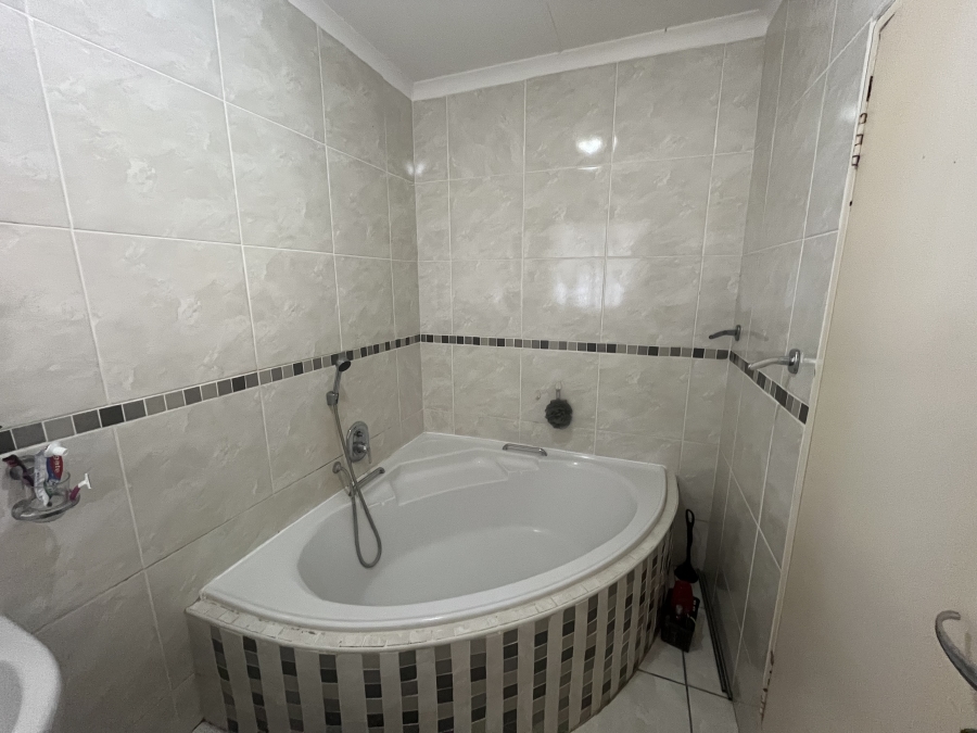3 Bedroom Property for Sale in Amanzimtoti KwaZulu-Natal