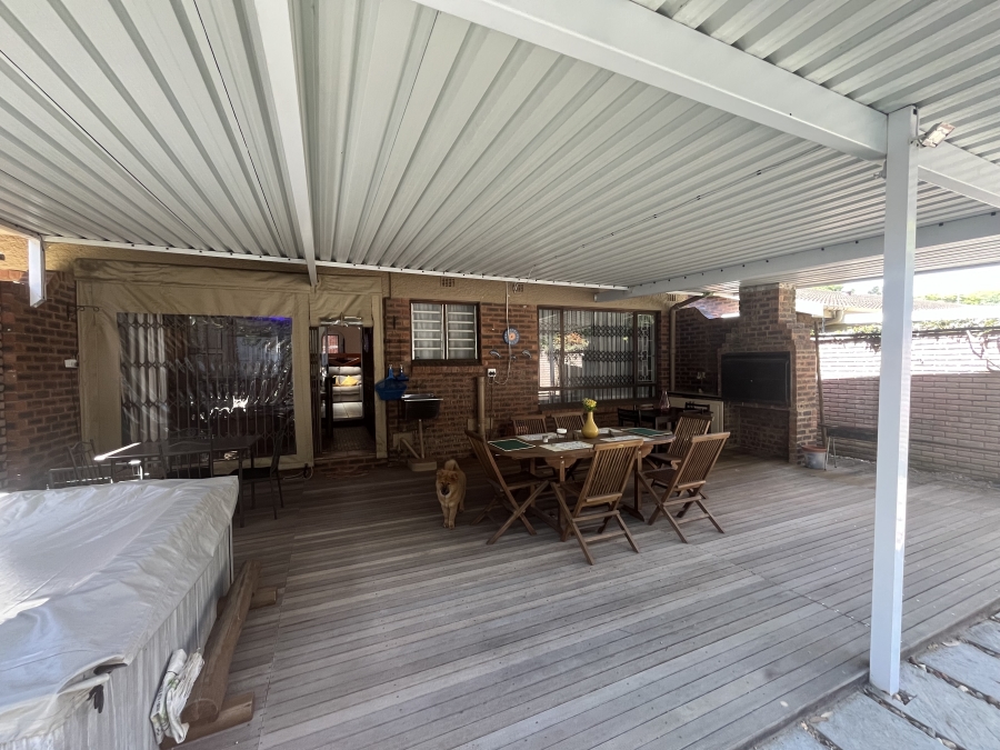 3 Bedroom Property for Sale in Amanzimtoti KwaZulu-Natal