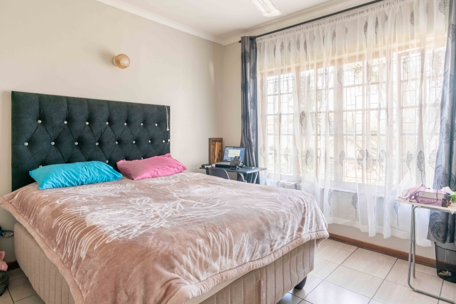 4 Bedroom Property for Sale in Amanzimtoti KwaZulu-Natal
