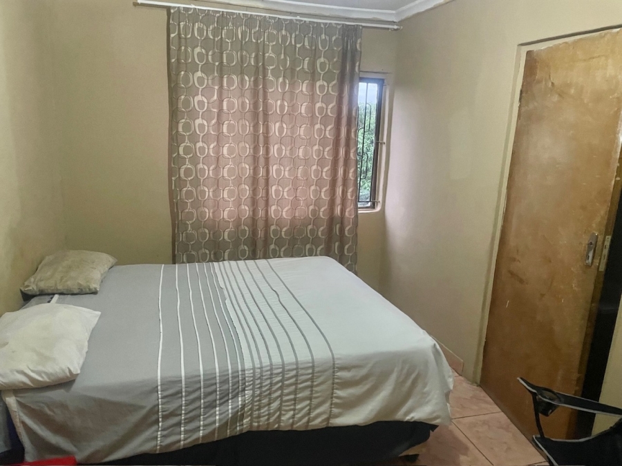 To Let 5 Bedroom Property for Rent in Umlazi H KwaZulu-Natal