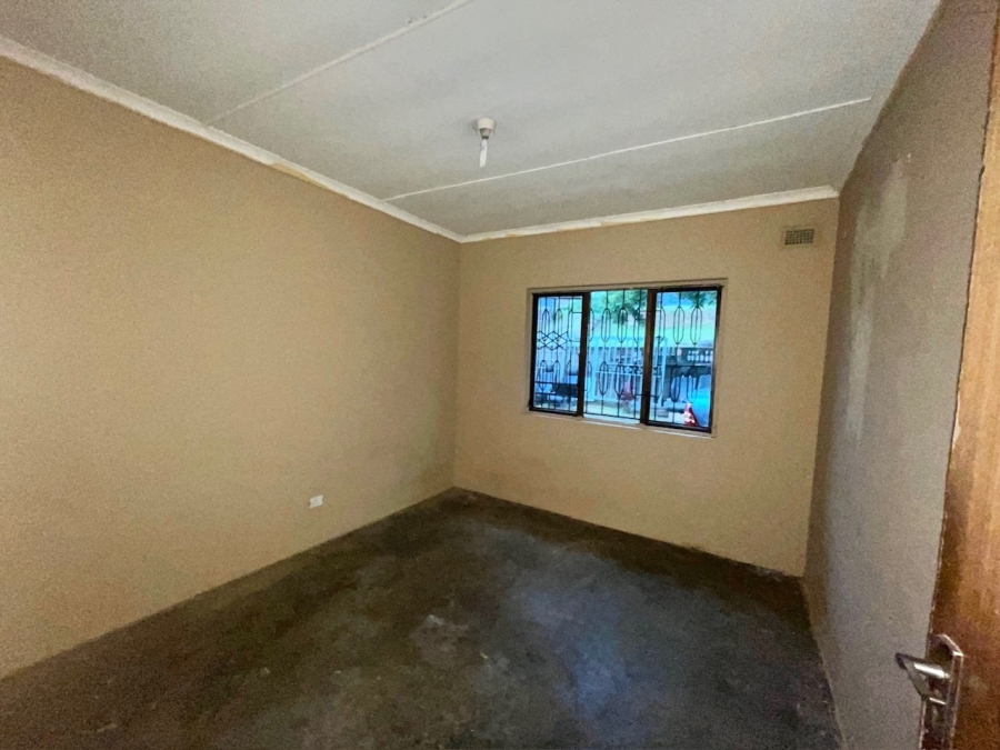 To Let 5 Bedroom Property for Rent in Umlazi H KwaZulu-Natal