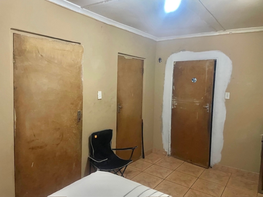 To Let 5 Bedroom Property for Rent in Umlazi H KwaZulu-Natal