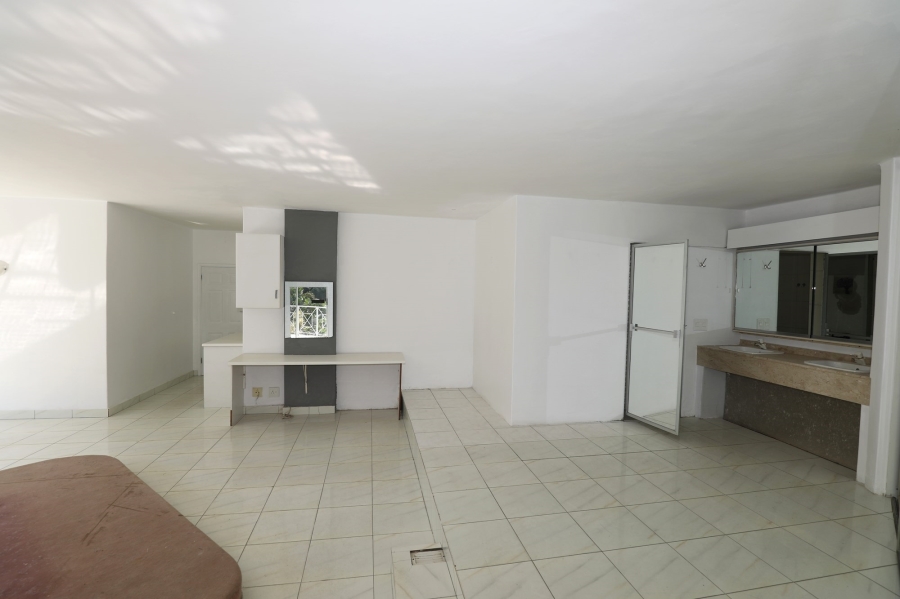 6 Bedroom Property for Sale in Westville Central KwaZulu-Natal