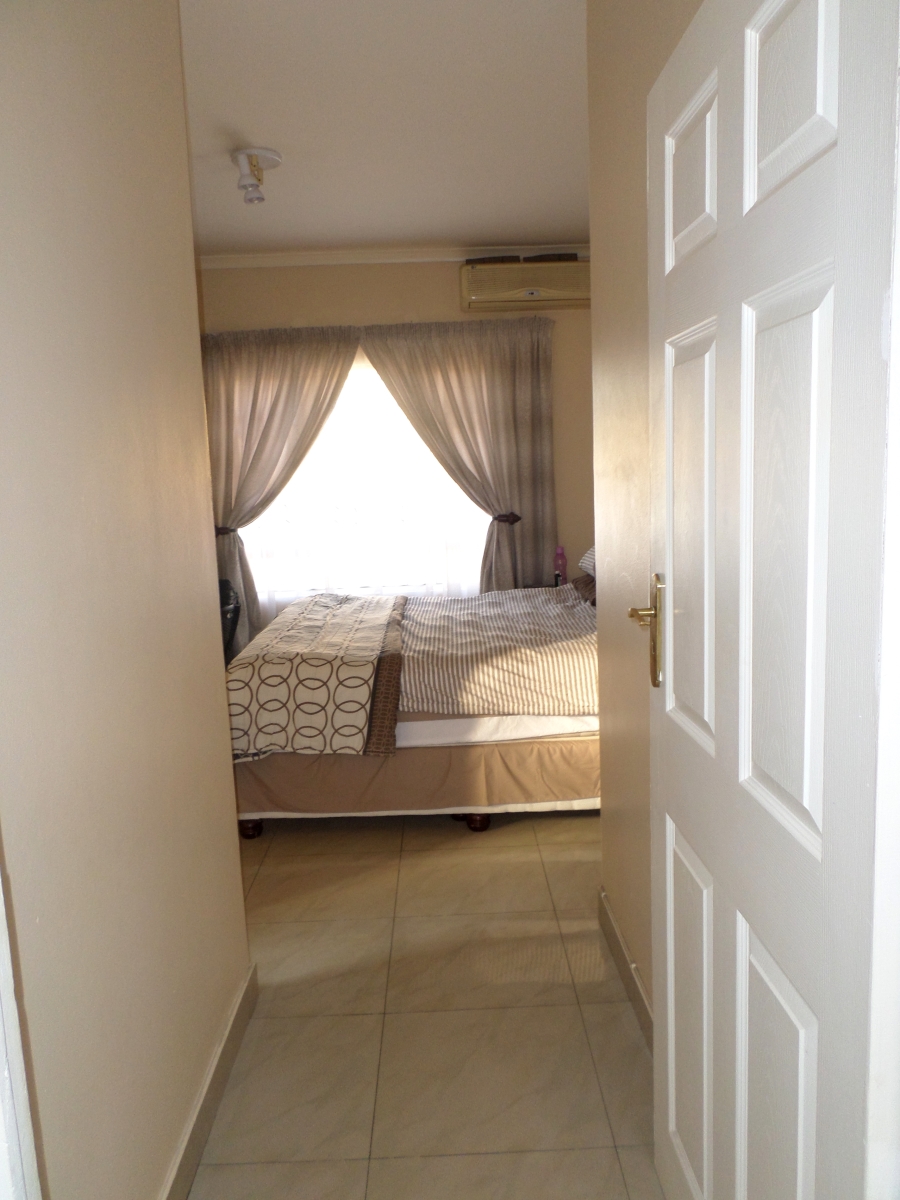 To Let 2 Bedroom Property for Rent in Sunningdale KwaZulu-Natal