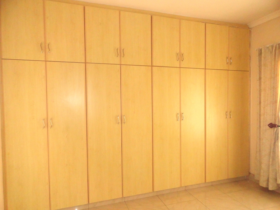 To Let 2 Bedroom Property for Rent in Sunningdale KwaZulu-Natal