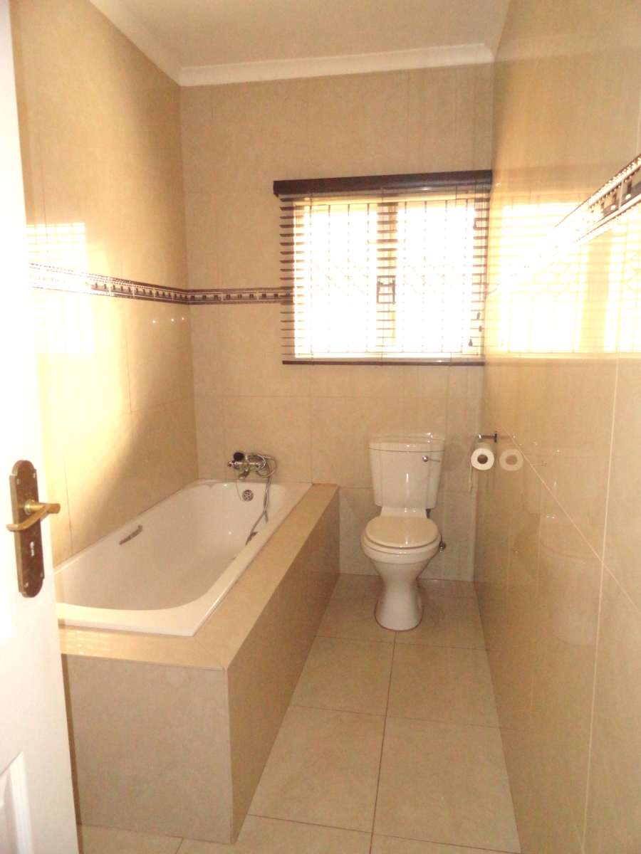 To Let 2 Bedroom Property for Rent in Sunningdale KwaZulu-Natal