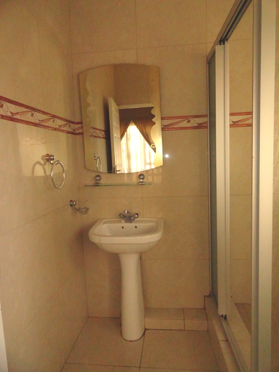 To Let 2 Bedroom Property for Rent in Sunningdale KwaZulu-Natal