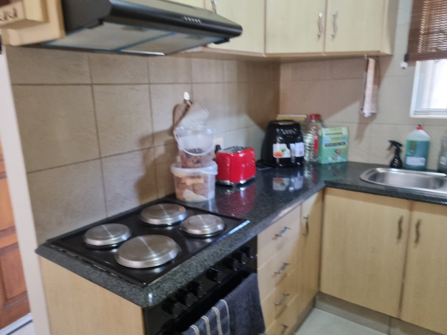 To Let 2 Bedroom Property for Rent in Sunningdale KwaZulu-Natal