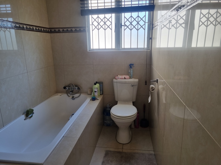 To Let 2 Bedroom Property for Rent in Sunningdale KwaZulu-Natal