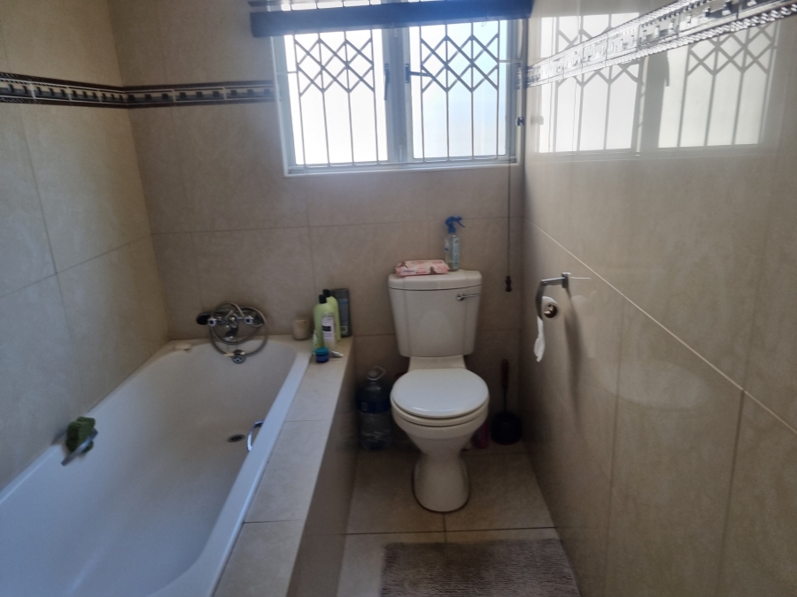 To Let 2 Bedroom Property for Rent in Sunningdale KwaZulu-Natal