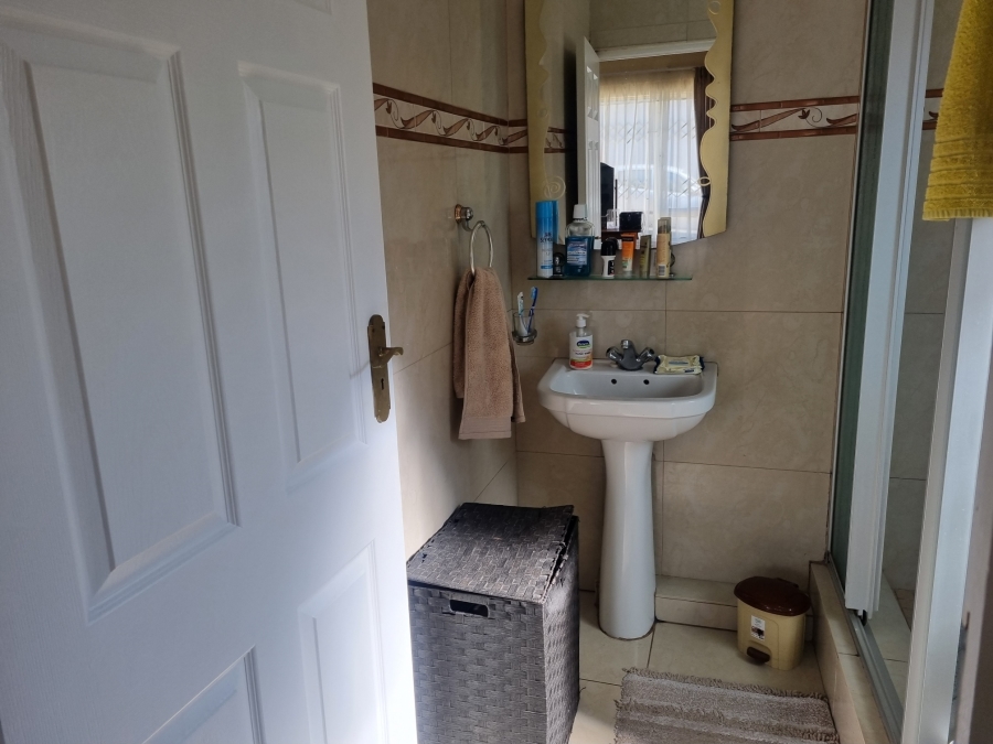 To Let 2 Bedroom Property for Rent in Sunningdale KwaZulu-Natal