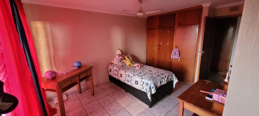 To Let 3 Bedroom Property for Rent in Amanzimtoti KwaZulu-Natal