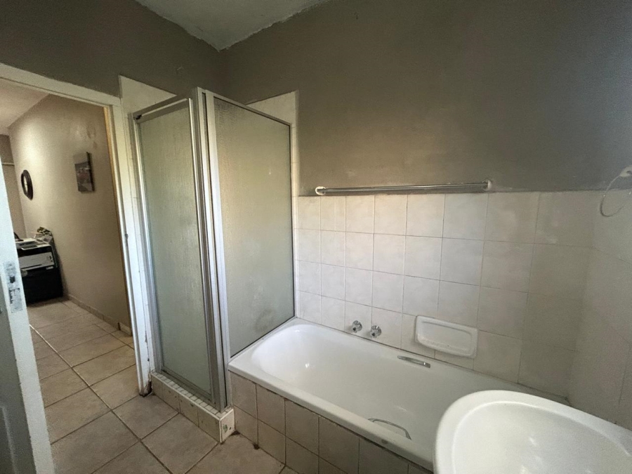 To Let 2 Bedroom Property for Rent in Uvongo KwaZulu-Natal