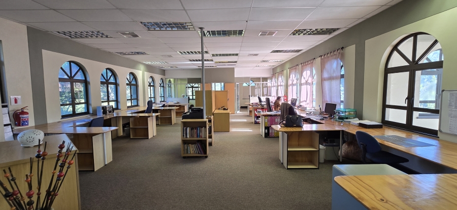 To Let commercial Property for Rent in Kloof KwaZulu-Natal