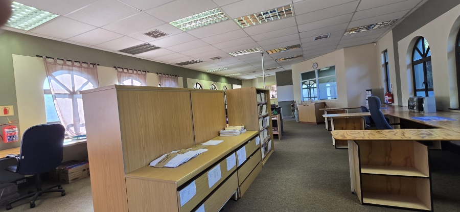 To Let commercial Property for Rent in Kloof KwaZulu-Natal