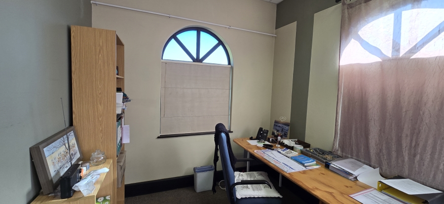 To Let commercial Property for Rent in Kloof KwaZulu-Natal