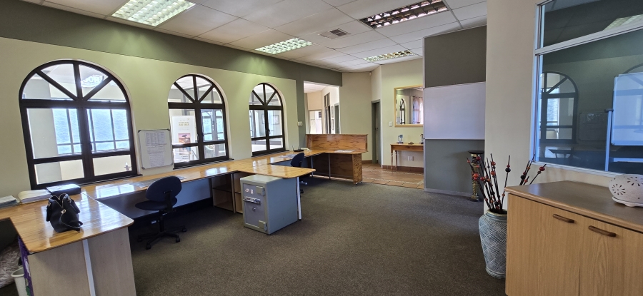 To Let commercial Property for Rent in Kloof KwaZulu-Natal
