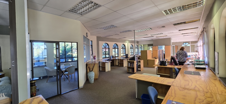 To Let commercial Property for Rent in Kloof KwaZulu-Natal