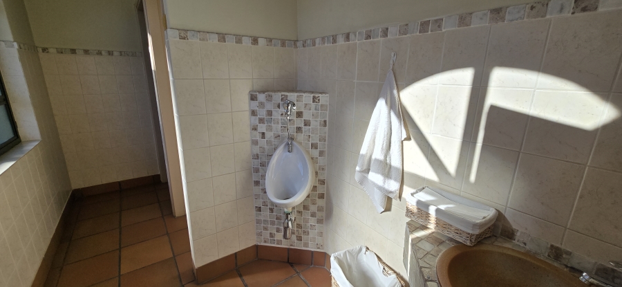 To Let commercial Property for Rent in Kloof KwaZulu-Natal