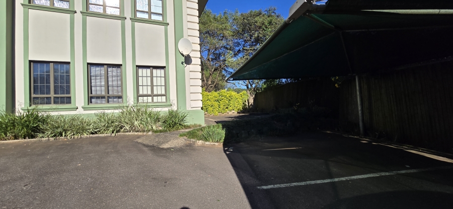 To Let commercial Property for Rent in Kloof KwaZulu-Natal