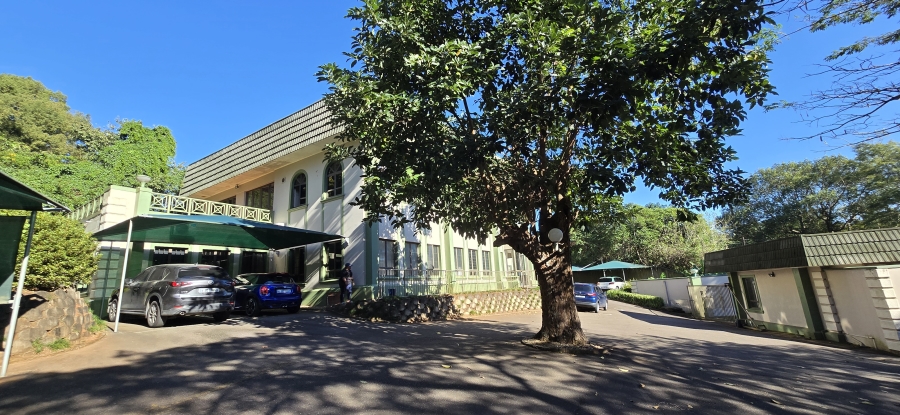 To Let commercial Property for Rent in Kloof KwaZulu-Natal