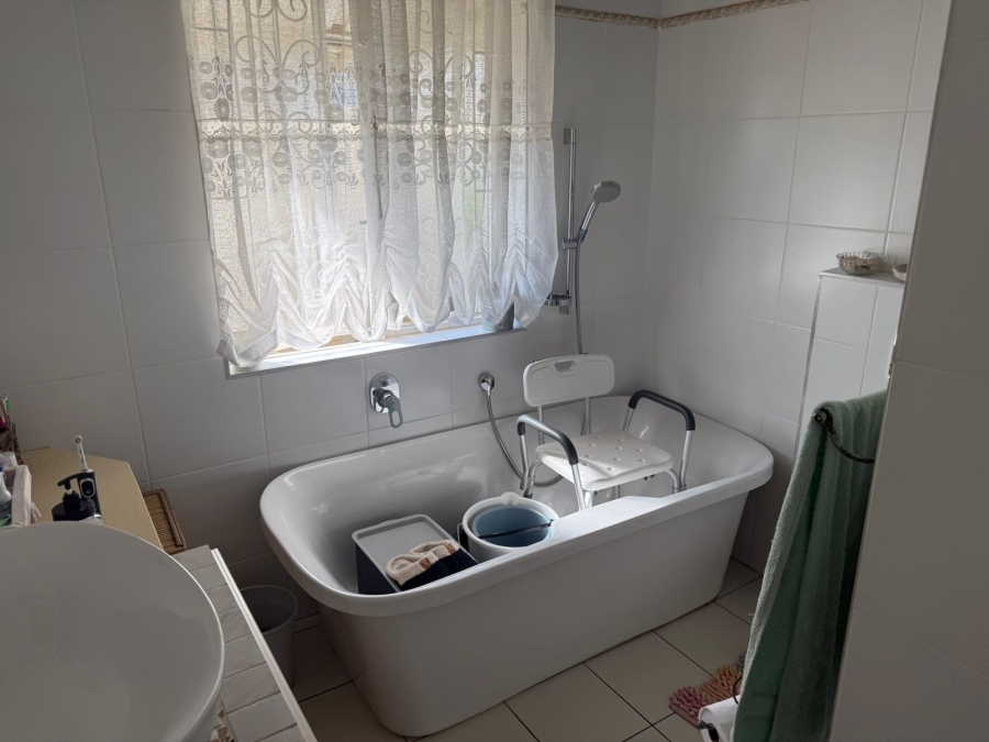 2 Bedroom Property for Sale in Essenwood KwaZulu-Natal