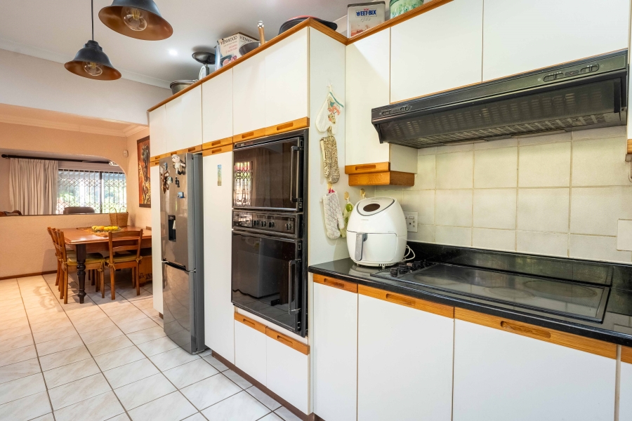 3 Bedroom Property for Sale in Amanzimtoti KwaZulu-Natal