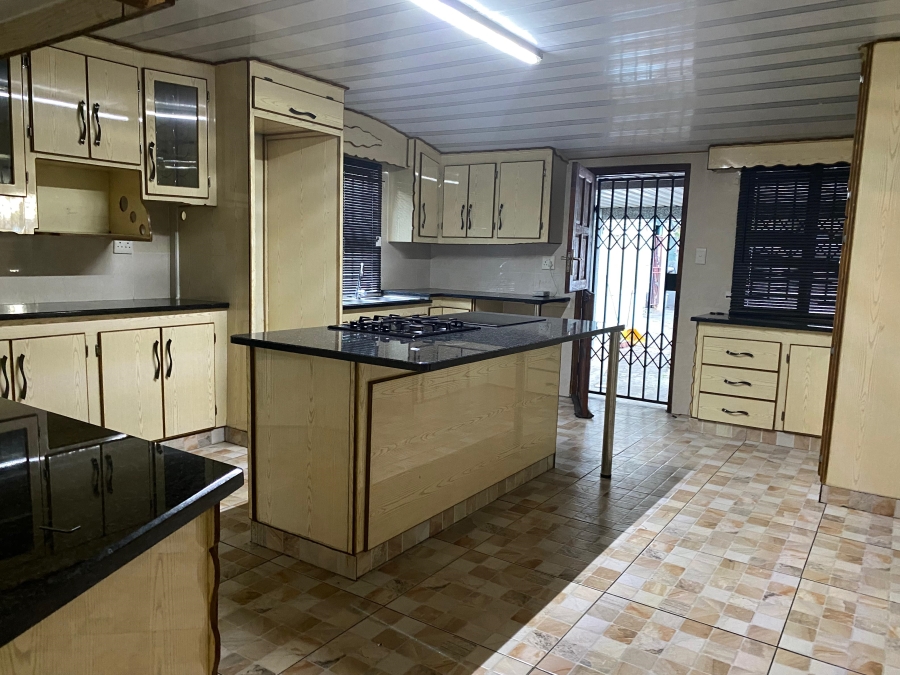 4 Bedroom Property for Sale in Glenwood KwaZulu-Natal