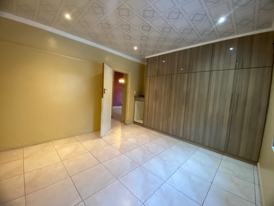 4 Bedroom Property for Sale in Glenwood KwaZulu-Natal
