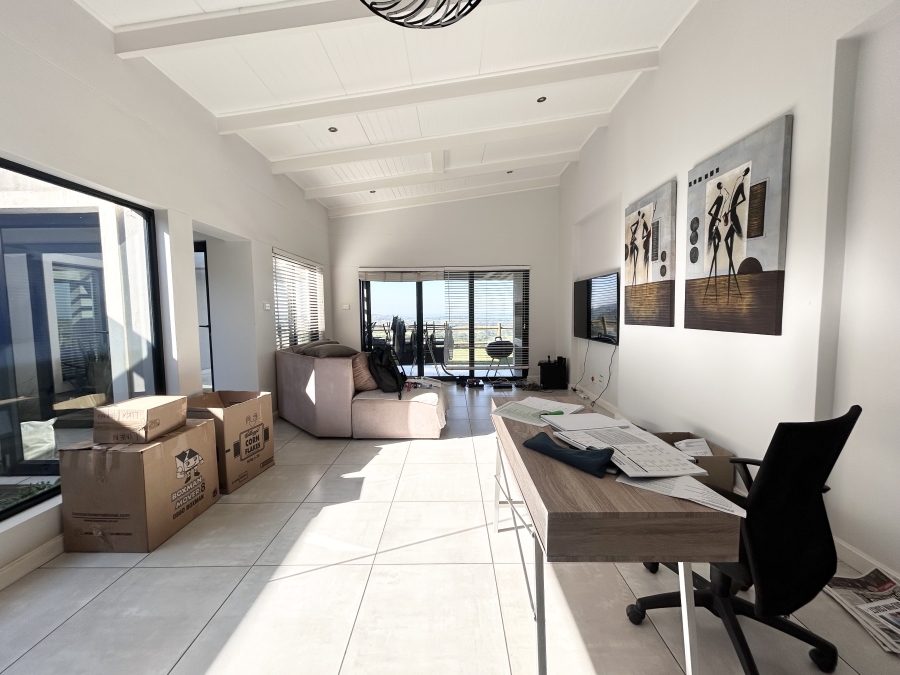 To Let 3 Bedroom Property for Rent in Shakas Rock KwaZulu-Natal