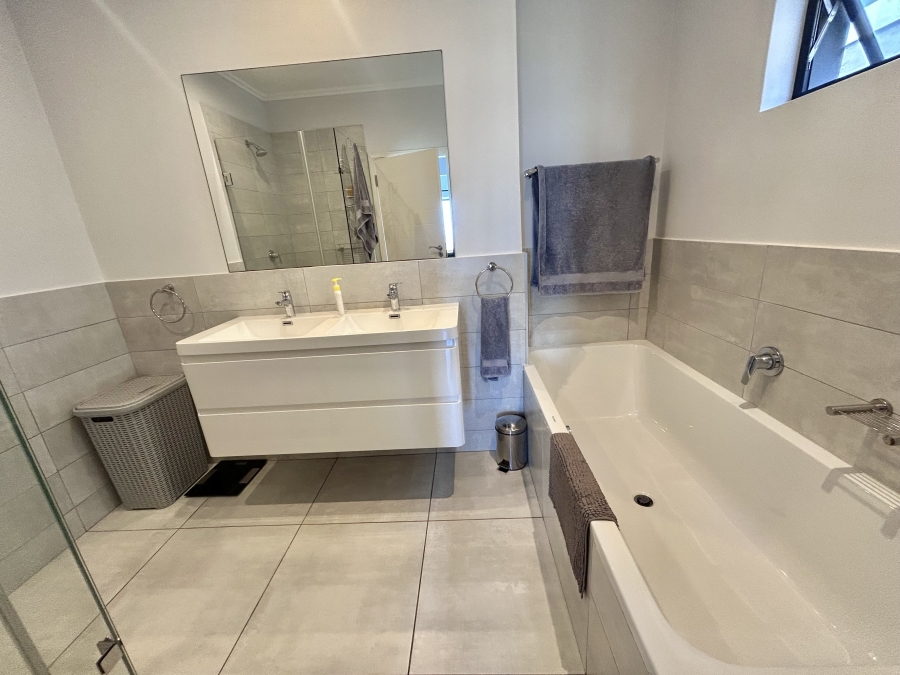 To Let 3 Bedroom Property for Rent in Shakas Rock KwaZulu-Natal